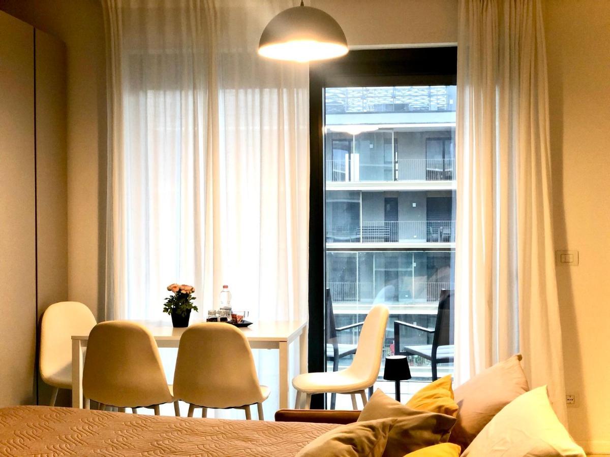 Loft With Terrace In Uptown Milan Near Rho Fiera Apartment Pero Luaran gambar
