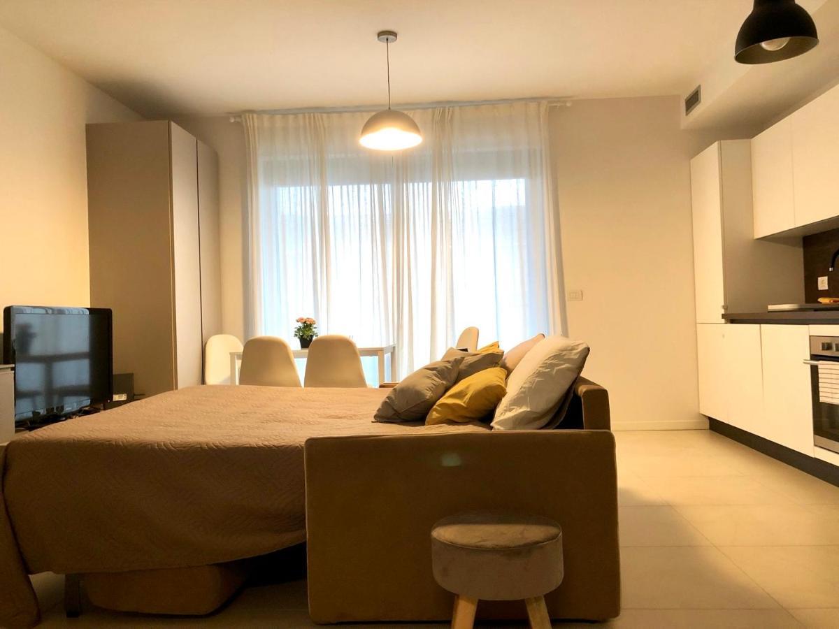 Loft With Terrace In Uptown Milan Near Rho Fiera Apartment Pero Luaran gambar