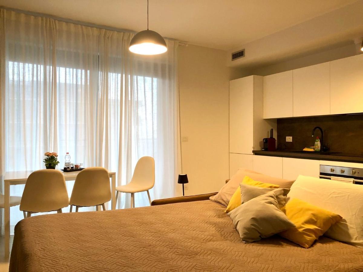 Loft With Terrace In Uptown Milan Near Rho Fiera Apartment Pero Luaran gambar