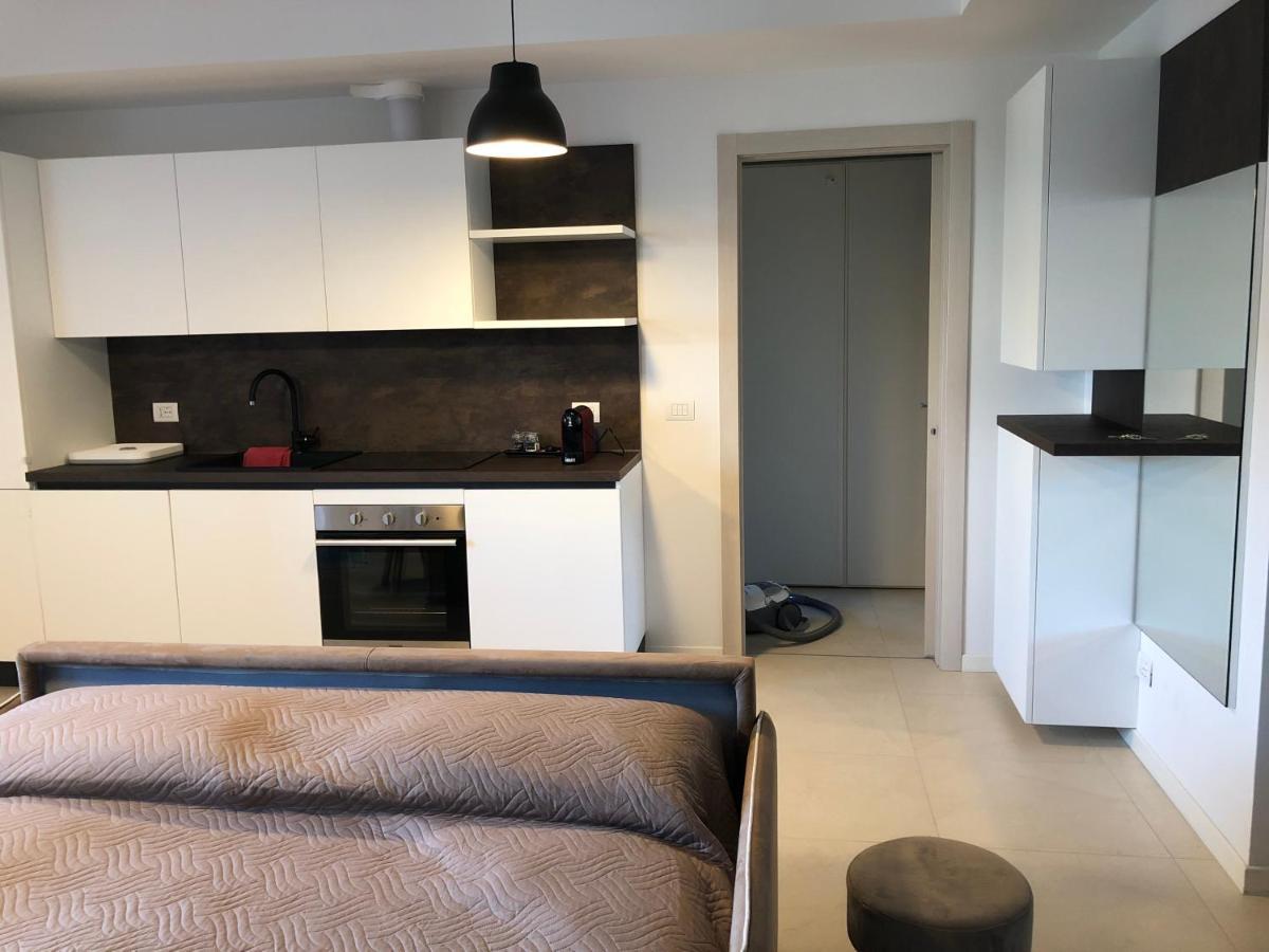 Loft With Terrace In Uptown Milan Near Rho Fiera Apartment Pero Luaran gambar